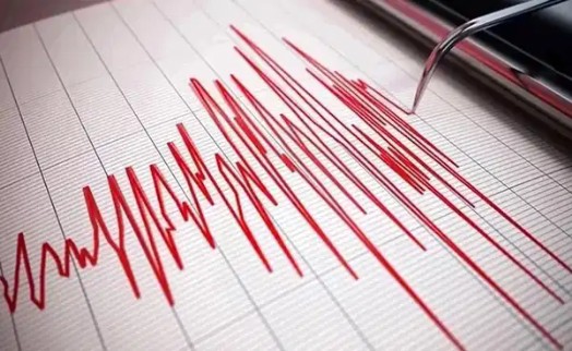 Denizli sallanmaya devam ediyor! Buldan'da 4.2 büyüklüğünde deprem!