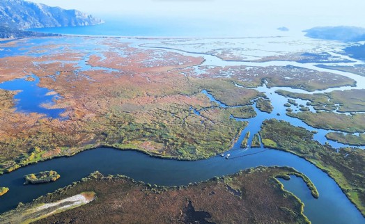 Doğal labirent Dalyan Deltası büyülüyor