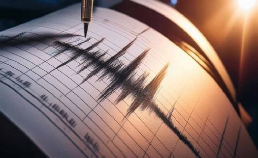 Elazığ'da korkutan deprem! Çevre illerden hissedildi