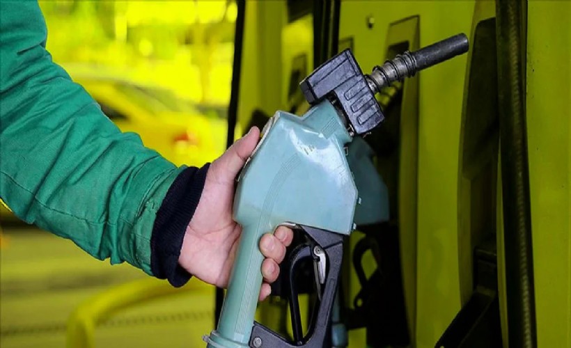 Eşel mobile rağmen motorine tarihte görülmemiş zam!