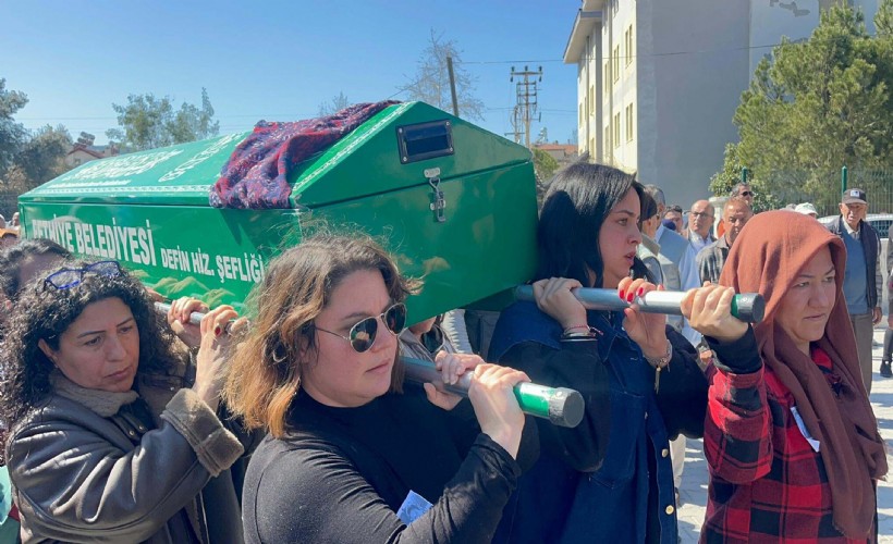 Eşi tarafından katledilen Sermin’in tabutunu kadınlar taşıdı