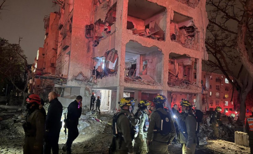 İran İsrail'e füze yağdırmaya devam ediyor!