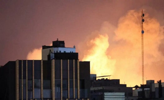 İsrail, Lübnan'ı vurdu! Beyrut'ta şiddetli patlamalar...