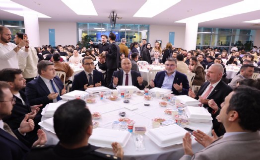 İzmir AK Gençlik'ten Bakırçay Üniversitesi'nde iftar