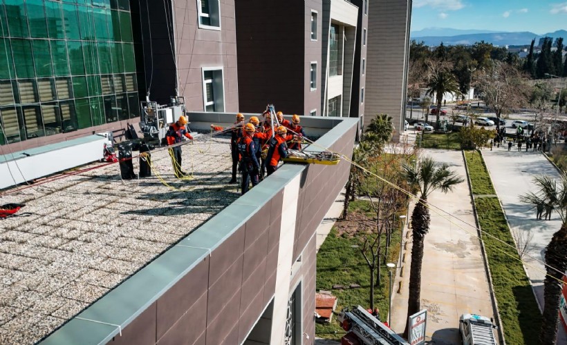 İzmir Adliyesi’nde nefes kesen bomba tatbikatı