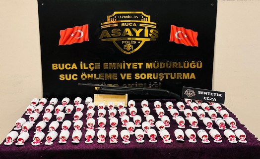 Buca'da binlerce sentetik hap ele geçirildi