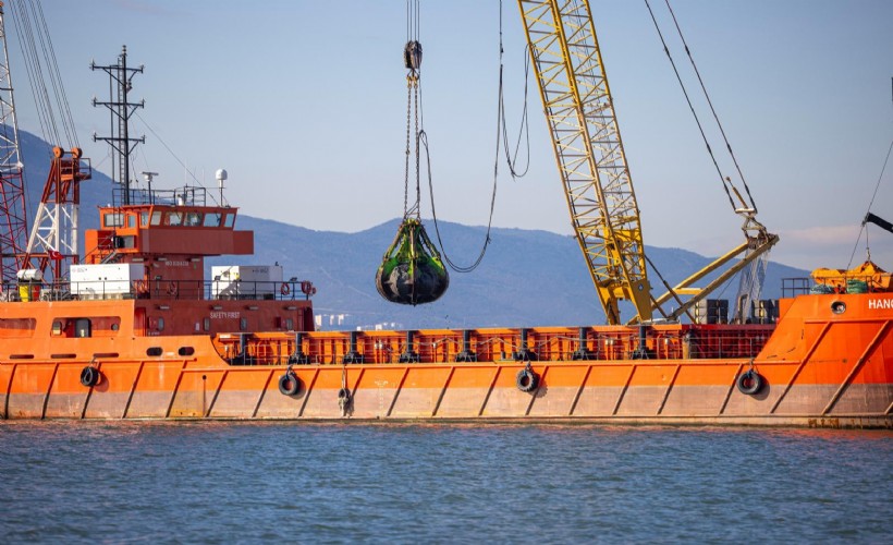 İzmir Körfezi'nden 1 milyon ton çamur çıkarıldı!