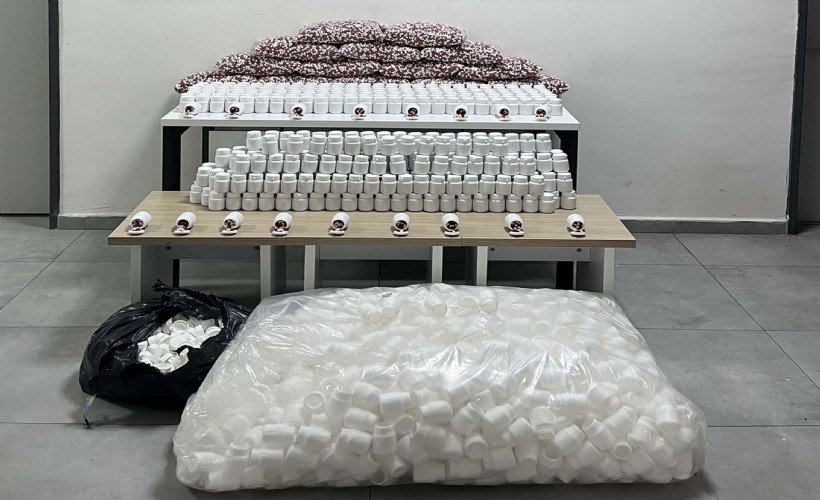 İzmir'de 80 bin 685 sentetik hap ele geçirildi