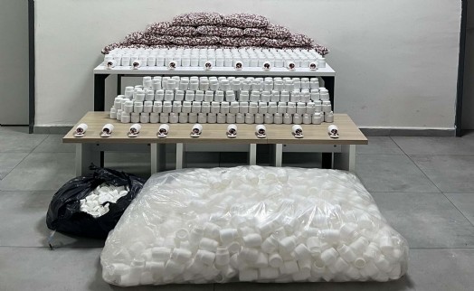 İzmir'de 80 bin 685 sentetik hap ele geçirildi