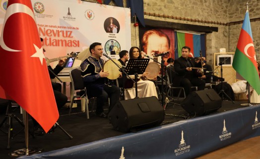 İzmir'de Azerbaycanlı sanatçıların katılımıyla Nevruz Bayramı kutlandı
