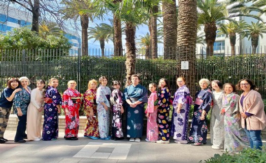 İzmir'de Japon Sakura Esintisi