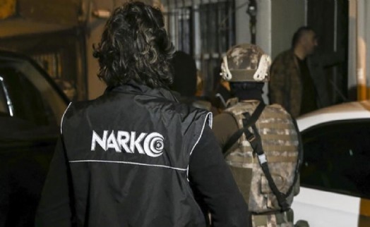 İzmir'de narkotik operasyonu: 10 şüpheli tutuklandı