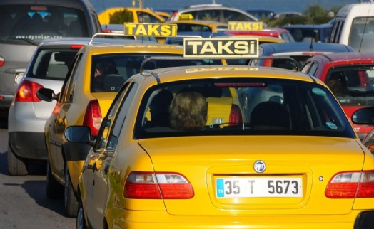 İzmir'de taksi ücretlerine zam gündemde: Yeni tarife belli oldu!