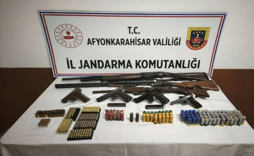 Jandarmadan kaçak silah operasyonu