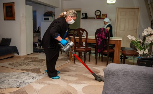 Karşıyaka Belediyesi günde iki evi temizleycek