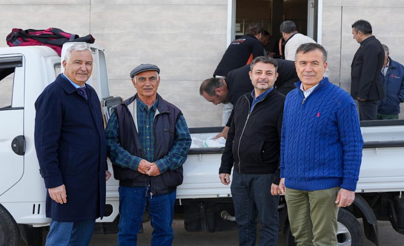 Kemalpaşa Belediyesi'nden çiftçiye gübre desteği