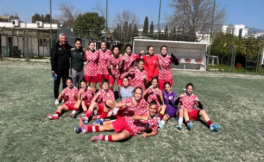 Konak’ın kızları grup liderliğini bırakmadı