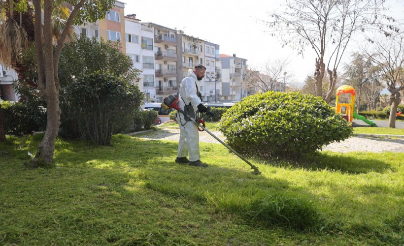 Konak’ın parkları bayramda çiçek gibi