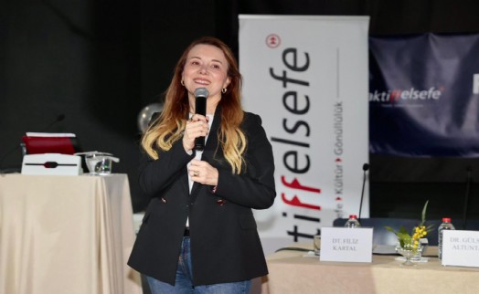 Konak'ta Bilim ve Felsefe Buluşması: Başkan Mutlu'dan sorgulayan nesil vurgusu