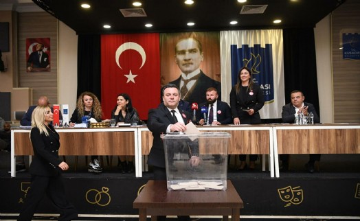 Kuşadası Belediyesi’nde yeni Başkan Vekili seçildi