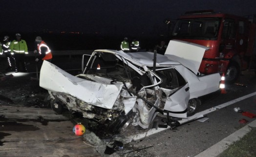 Manisa'da katliam gibi kaza; 2 ölü, 5 yaralı