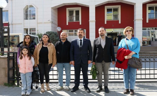 Manisa'da okulda Atatürk'e hakaret ettiği ileri süren öğretmen gözaltında