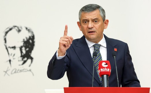 Özel'den Erdoğan'a rest: AK Parti'ye yenilirsem görevi bırakırım, sandığı getir!