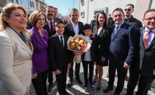 Özgür Özel: Çiftçinin yüzünü güldürecek bir iktidar gelecek'