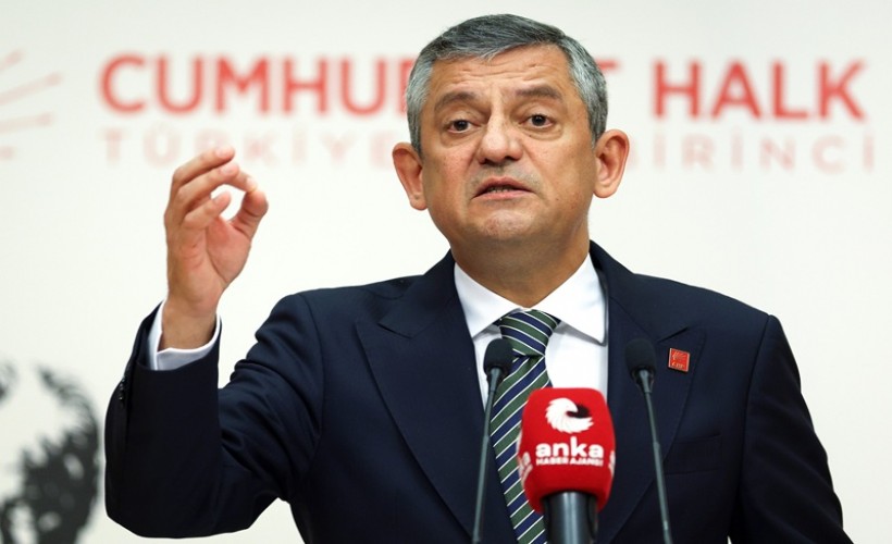 Özgür Özel'den AK Partili İnan'a sert gönderme: 'Kifayetsiz, yetkisiz...'