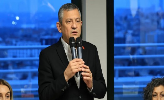 Ramazan'ın son iftarı Saraçhane'de: Özgür Özel'den 'yeni bir iktidar' mesajı