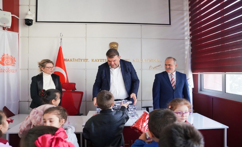 Seferihisar’da miniklerden oyuncak kampanyasına büyük destek