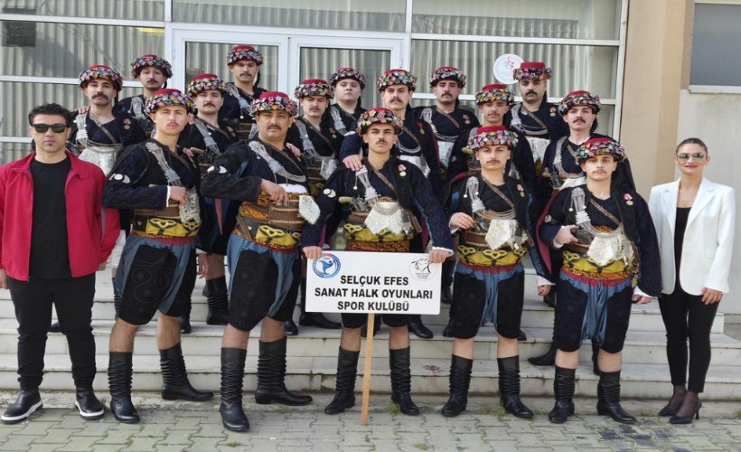 Selçuk Efes Sanat Halk Oyunları ekibi üçüncü oldu!