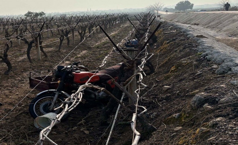 Sepetli motosiklet üzüm bağına devrildi: 1 kişi öldü