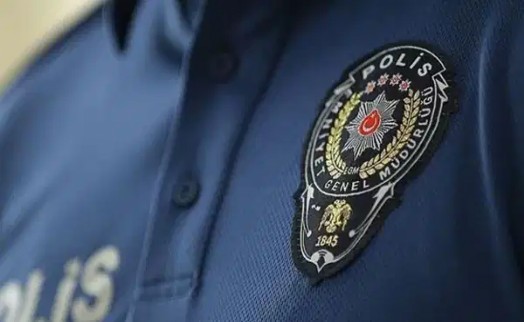 Trafik kazasında yaralanan polis memuru şehit oldu