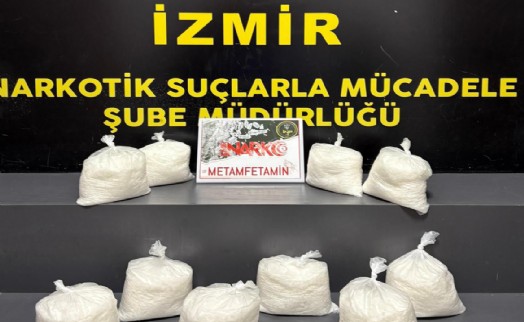 Yok böyle rahatlık: 9 kilo zehri kargoyla yollamış!