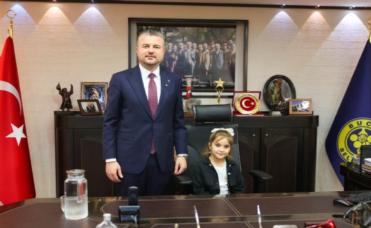 Buca'da başkanlık koltuğu Adasu'ya emanet edildi