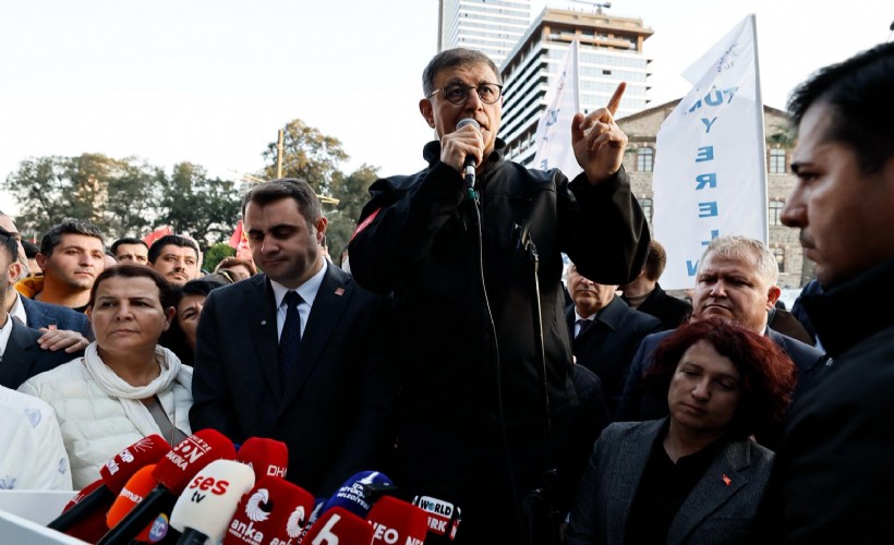 Cemil Tugay'dan Meslek Fabrikası önünde zehir zemberek sözler: Korkmayacağım ulan sizden!