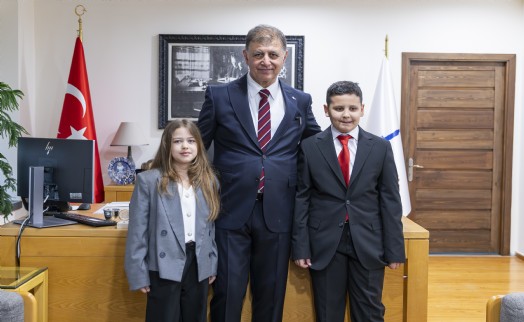 23 Nisan'da başkanlık koltuğu çocukların: Meryem ve Aras'tan güvenli gelecek mesajı