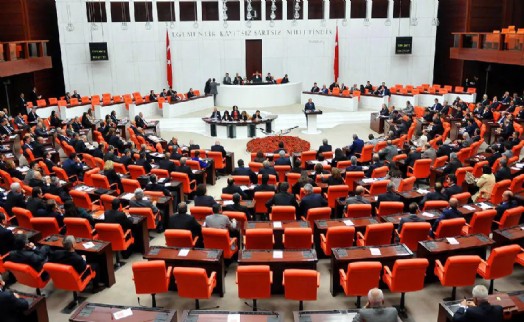 AK Parti'den İç Tüzük hazırlığı: Genel Kurul'a gelmeyen vekilin ödeneği kesilecek