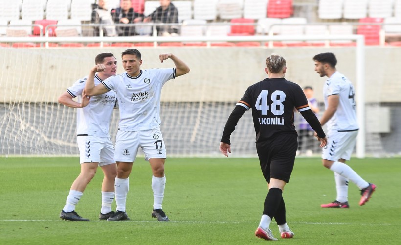 Altay ve İzmir Çoruhlu FK puanları paylaştı