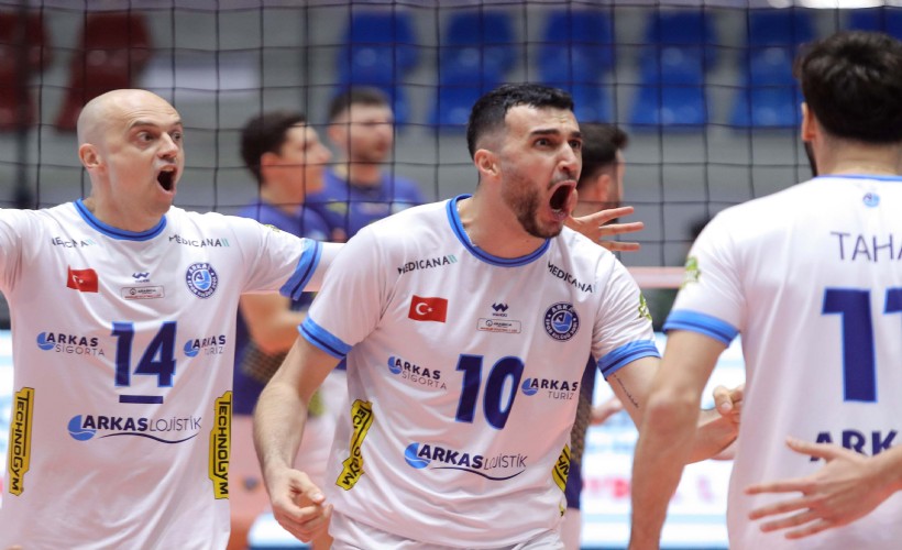 Arkas Spor final için sahada