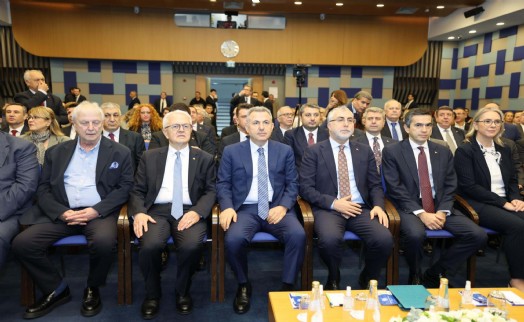 Bakan Işıkhan İzmir'de: Kamu ve işveren, istişare için İZTO'da buluştu