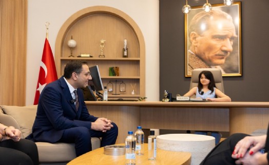 Balçova'da başkanlık koltuğu Defne'ye emanet