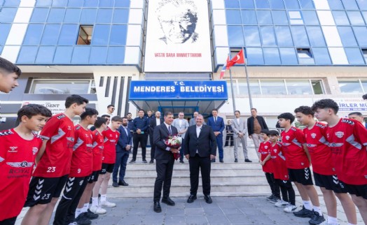 Başkan Tugay'dan Menderes'e teşekkür turu