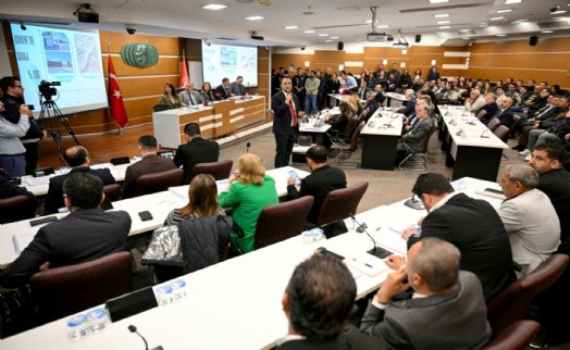 Bornova Meclisi'nde 'personel' polemiği