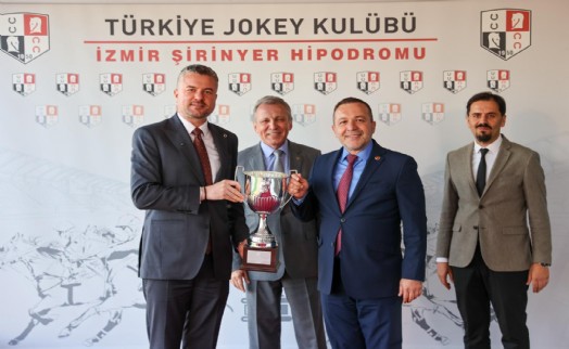 Buca Belediye Başkanlığı Koşusu'nu Önderbeyim kazandı