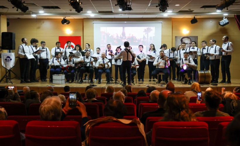 Buca’da notalar farkındalık için yükseldi