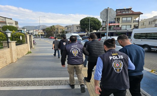 Bungalov kiralama vaadiyle dolandırıcılıkta 3 tutuklama
