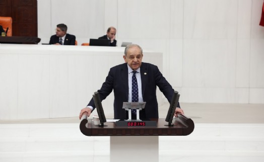 CHP'li Nalbantoğlu: Tutuklu kimlik kartı dayatması onur kırıcı bir uygulamadır