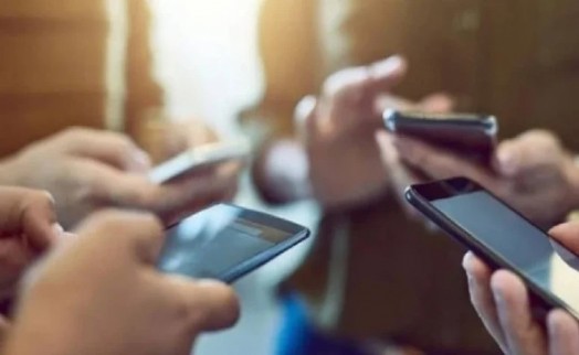 Cep telefonlarına zam geliyor